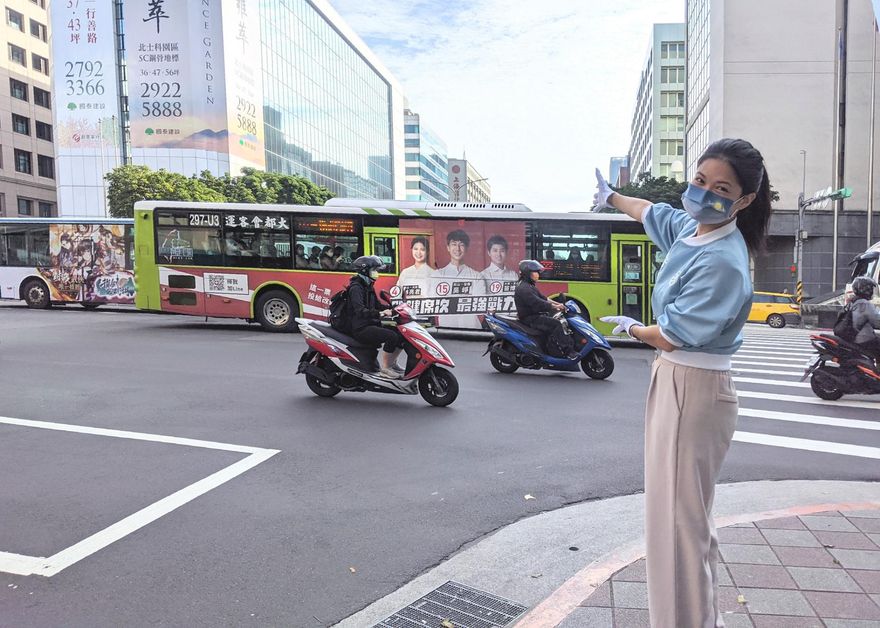 連警察手機也有「詐」！　美女民代收開刷簡訊「周末約吃飯」