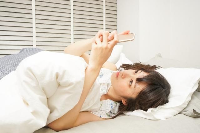 不得已要熬夜？醫曝「4壞處」盡量還是早睡！