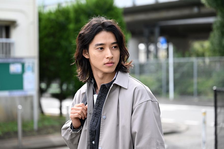 山崎賢人工作大爆滿！與藤木直人、松下洸平「私約海釣」　親曝明年最想「做這事」