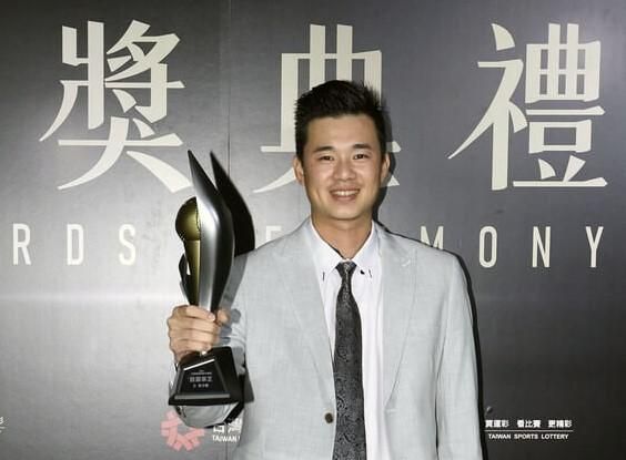 睽違8年！黃子鵬拿下本土防禦率王　盼棒球生涯飛更高更遠