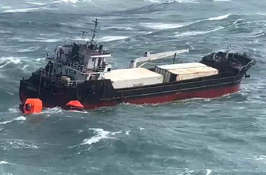 棄船逃命！「隆順輪」彰化外海船身傾斜20度　4人獲救3人待援中