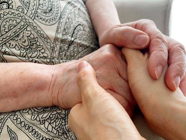 老人跌倒意外不斷發生　國健署曝「防跌三部曲」讓長輩做個快樂的不倒翁！