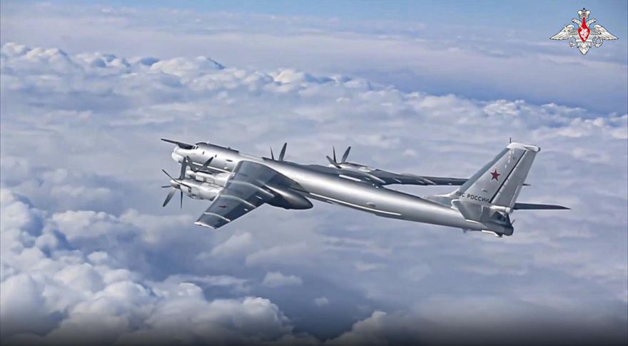 中、俄軍機聯合空中戰巡「首度降落對方機場」　日：明顯示威　嚴重關切