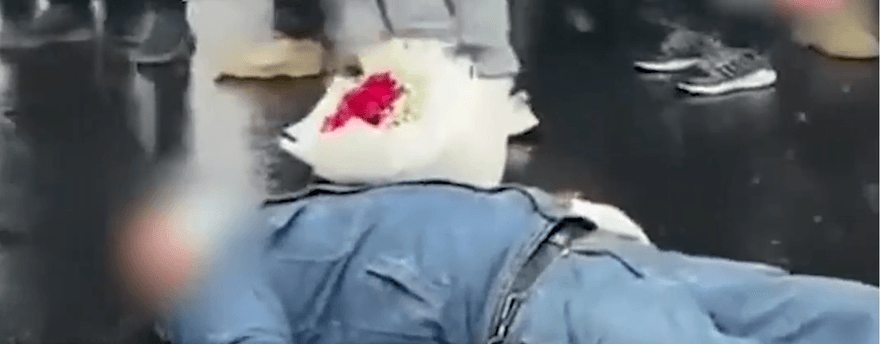 斷橋不斷肝腸斷…陸男約女神西湖斷橋見面被爽約　雪中捧玫瑰2小時不走