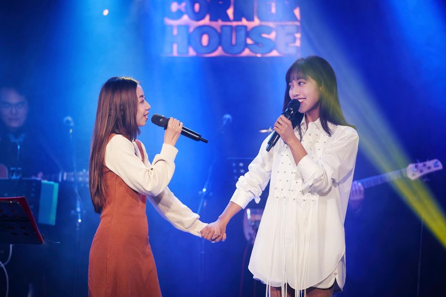 蔡佩軒俏皮開唱！一連16首歌曲嗨翻現場　近距離互動粉絲她感動：很想哭