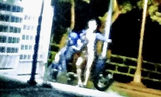 中和男半夜公園內全裸自賞　路人驚見露鳥變態報警逮人