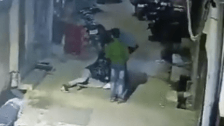 走路一半猝死！他邊走邊打噴嚏　下秒攙扶友人突倒地…送醫搶救仍不治