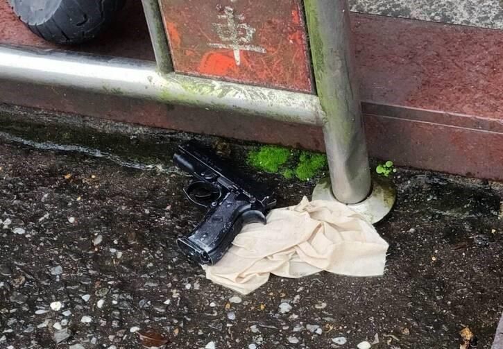 路邊真的可以撿到槍！基隆警證實：彈匣內還有4發子彈