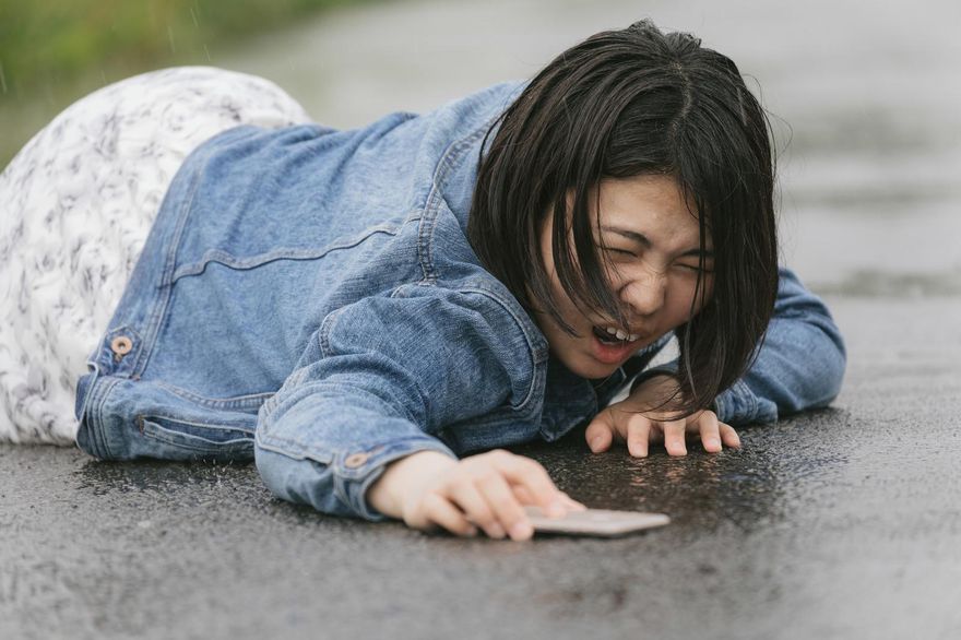 成長的領悟！她當3人用還被老闆咆哮　26K女新鮮人崩潰爆哭：我不適合這裡