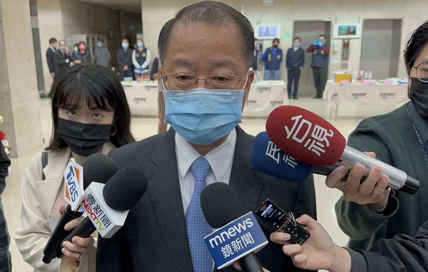 網紅烏鴉與北市警分局長合照　警政署長黃明昭這麼說