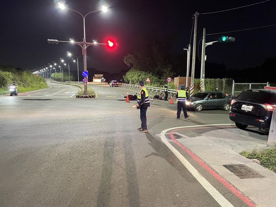 快訊/高雄路口2機車對撞！4人受傷…老婦不幸身亡