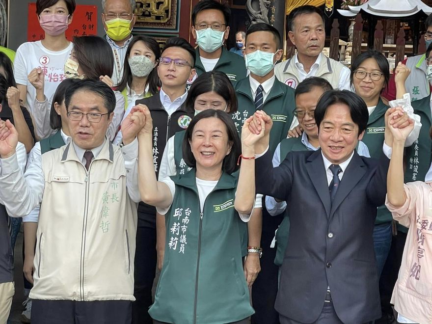 台南正副議長賄選案重創！民進黨廉政會今晚提前開會　邱莉莉、林志展到場自請停止黨權