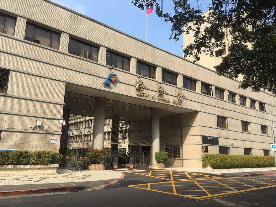 立院通過電價凍漲　經濟部：若不漲價台電今年將再虧損2124億