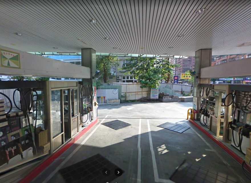 闖加油站砍人！少年訂20箱奶茶因1500元「價差」起爭執　賣家「討債」砍傷腹部