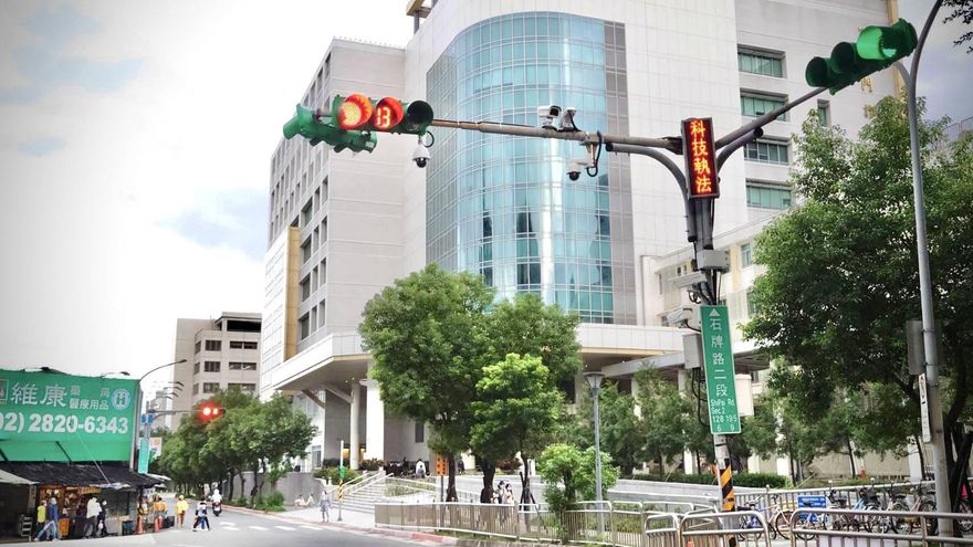 勿心存僥倖！　交通部支持民眾檢舉「人行道違停」