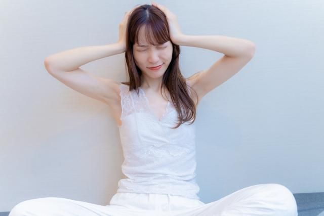 女友頭痛欲裂送急診！男突「滲血染紅口罩」　醫一問愣住：要有求生技巧