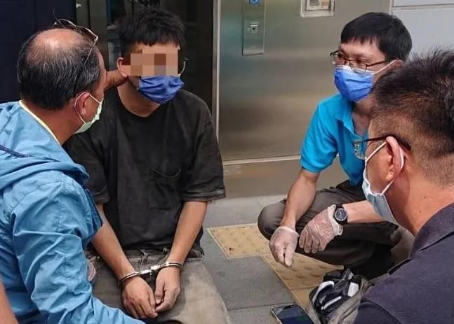 高雄131刀殘殺前妻男友！繩索掛門把再斷最後一口氣　妒男逃死