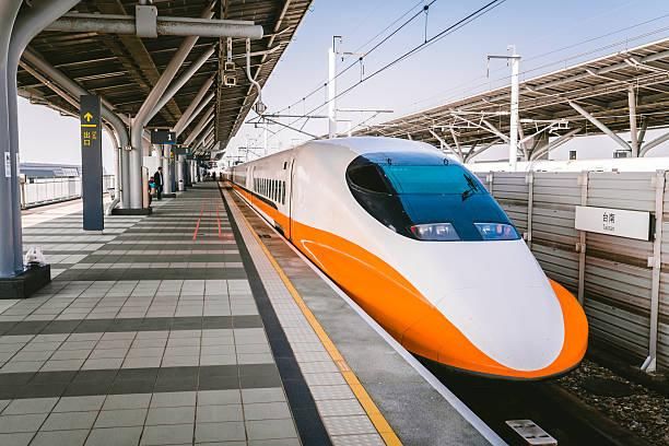 快訊/高鐵大誤點！南港至板橋系統異常　南港-台中列車6班次延誤搶修中