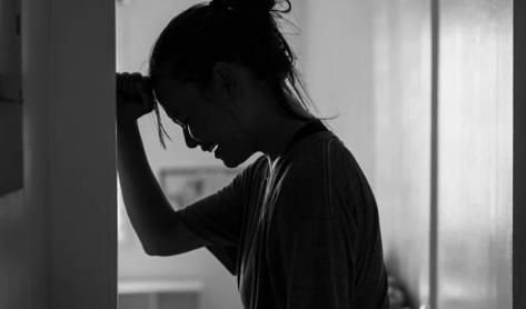誆癌末要前妻賣淫「吸陽氣」幫治病！不從就「下降頭」　渣男重判7年半