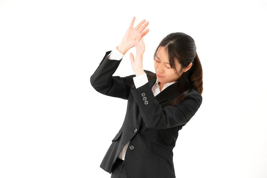 送小吸塵器慘被副總笑「抽到倒楣」　菜鳥OL崩潰哭訴：交換禮物在我心中已成陰影