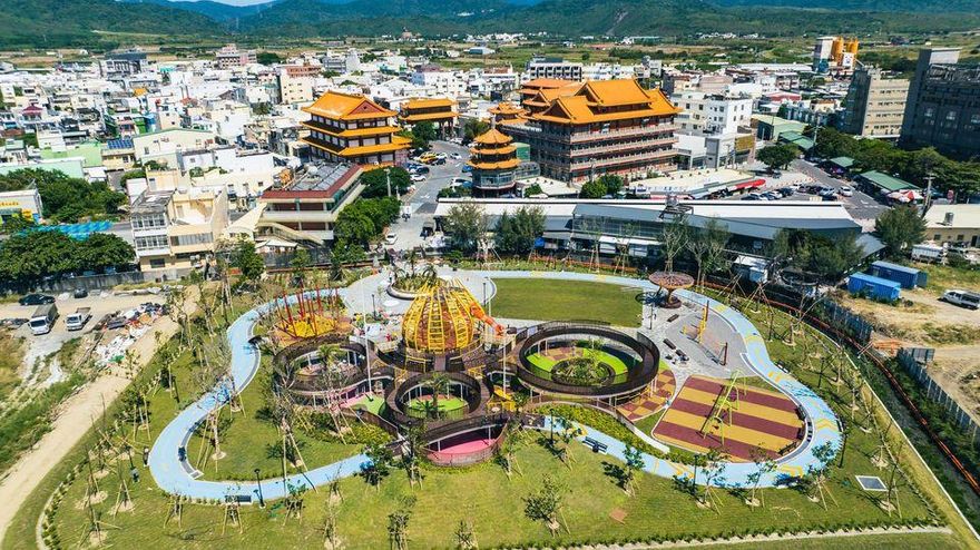 過年去哪玩？屏東千坪公園「9m溜滑梯好吸睛」　「洋蔥大福遊樂園」超有特色