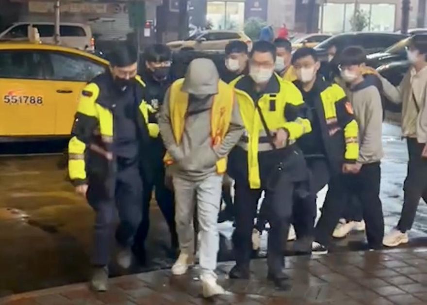 暗夜濺血！板殯旁停車場出口被按喇叭不爽　撂人砍傷後車2叔姪
