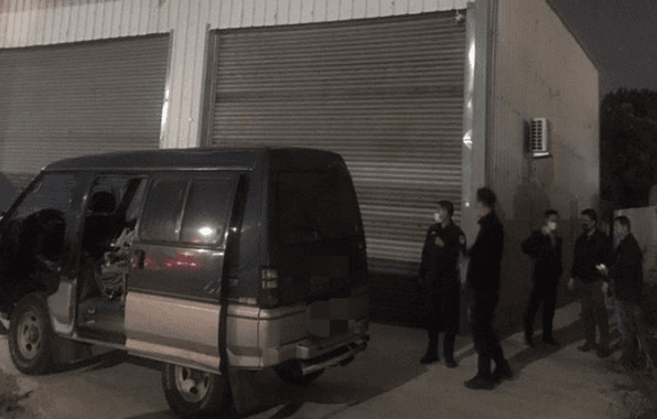 快訊/大寮槍擊案主嫌疑開槍自戕「陳屍墓園」！警到場勘驗採證中