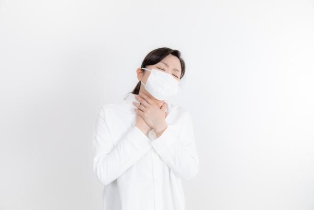 不只感冒會喉嚨痛！26歲女看耳鼻喉科好不了　尿尿痛就醫才知染「淋病」