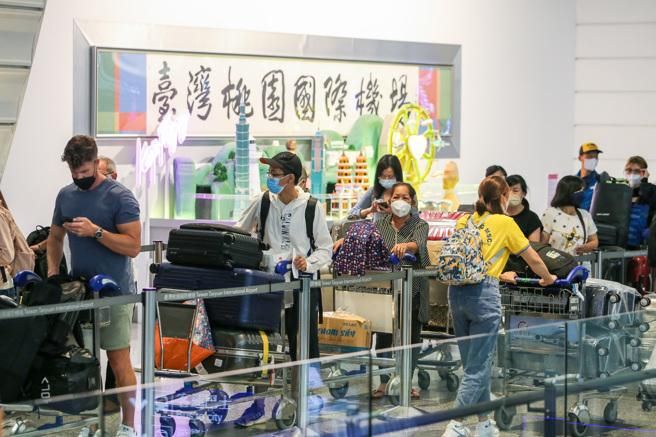 2023年元旦起 外籍人士確診在國內接受隔離治療 無健保須自費