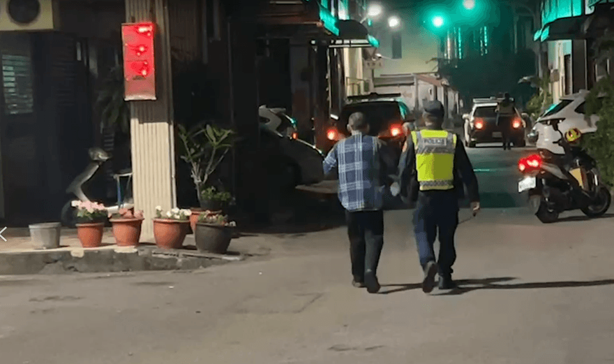 影/為了17萬縱火！51歲男子投資失利　跑到介紹人家放火洩恨