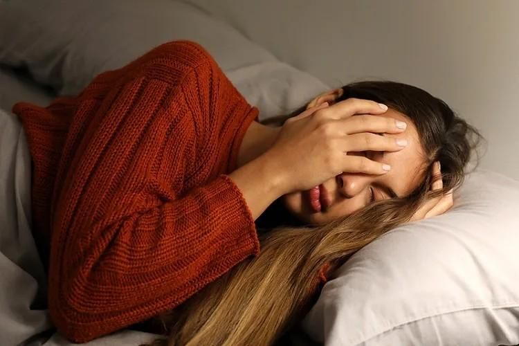 近7成失眠患者有精神疾病！ 醫授10招「好眠建議」：睡前可吃小點心