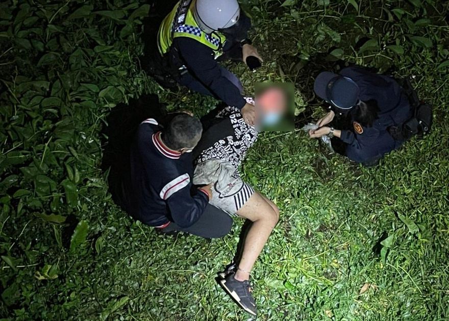 假買金飾真搶劫！男嫌搶竹山銀樓　逃跑「慘跌3層樓高大排」賊星該敗
