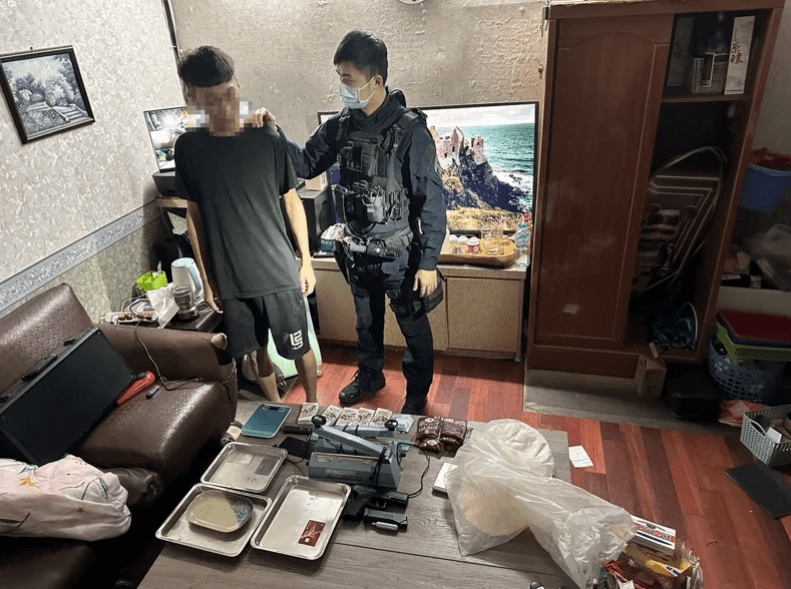 商業奇才！毒販開招待所「現裝現賣＋邊吸邊唱」現場毒品價值破千萬