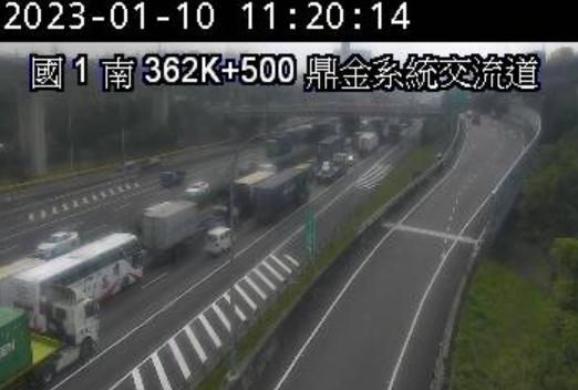 快訊／國1南下364.5km大車擦撞！佔中外車道大回堵　貨車駕駛送醫