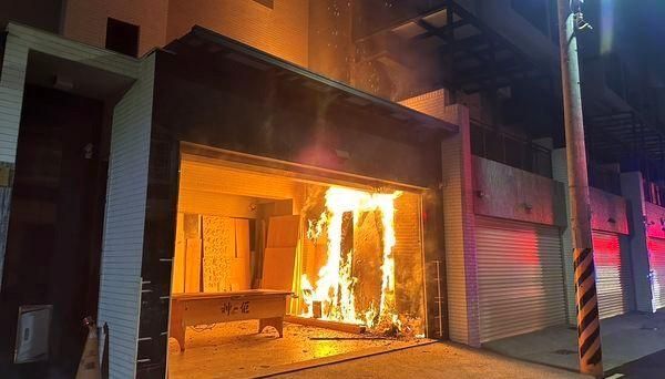 快訊/台南佳里區民宅大火　警消20分撲滅…起火原因待查