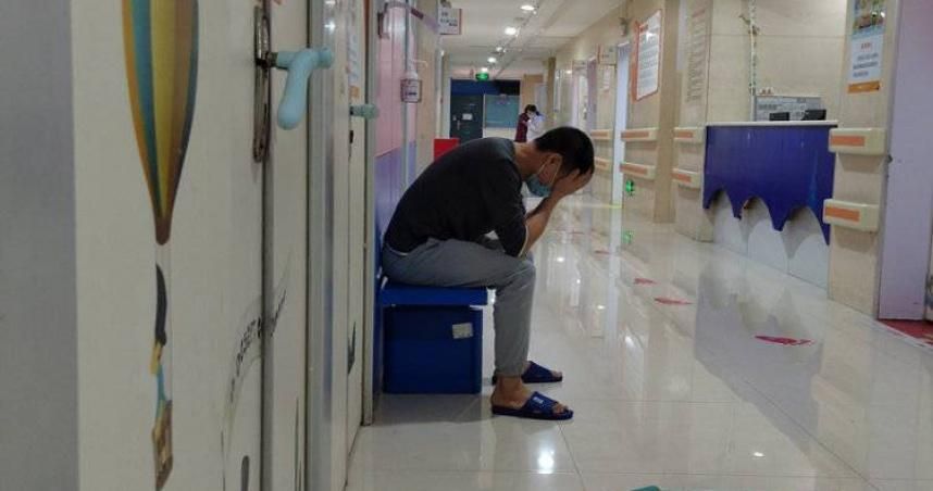 3歲童反覆嘔吐發燒竟罹兒童癌王　龐大醫藥費爸媽崩潰