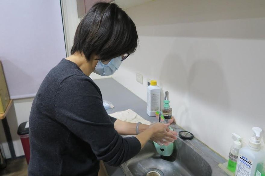 年節間嬰幼兒注意！呼吸道融合病毒正流行　醫師籲：拜年回家立刻「這樣做」