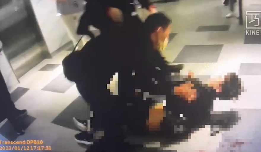 畫面曝光！新北男區公所鬧事持刀砍警　警員臉部8公分刀傷送醫