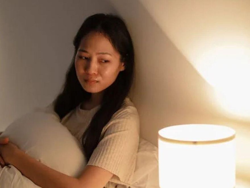 重男輕女！頂大妹沒錢回家卻得「發紅包給弟弟」　冷血媽一句話氣暈網友