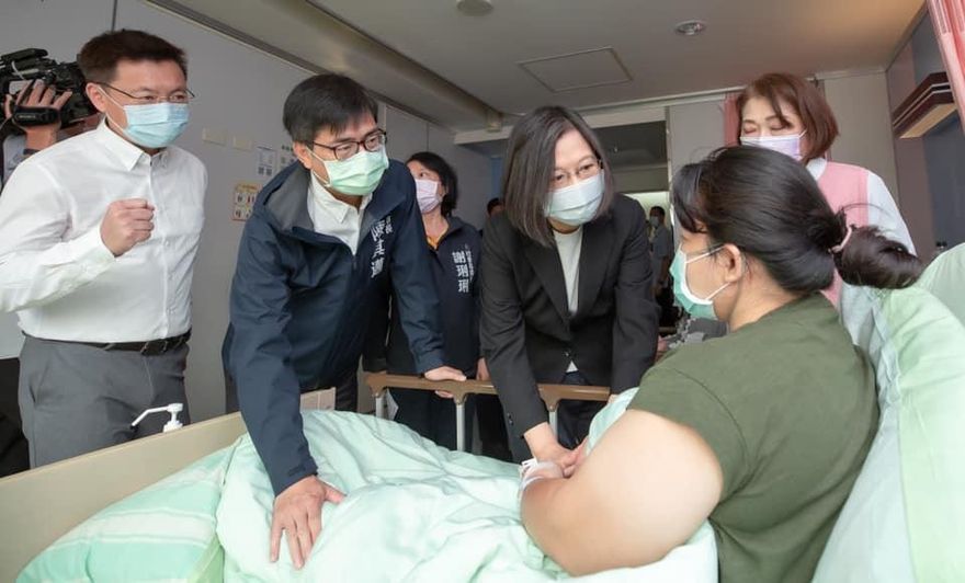 王浩宇踢爆王世堅爸爸是「抓耙仔」！網驚蔡英文、陳其邁躺中槍