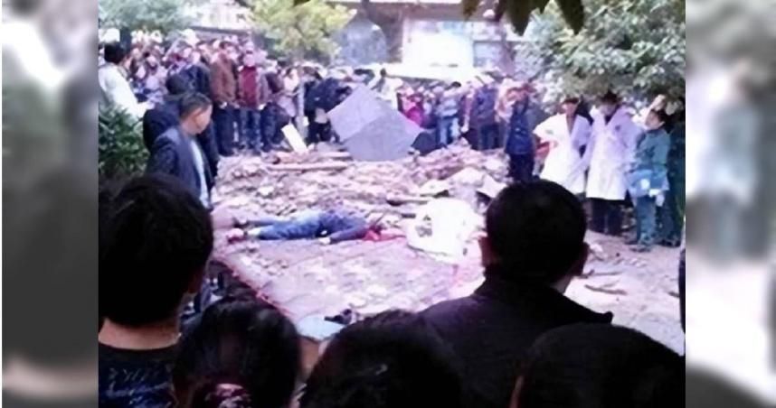 持刀狂捅惡警...回神才知「我殺人了」　老實男自首曝曾遭暴打埋殺機