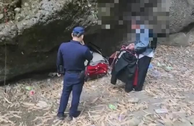 影/原始生活大挑戰？高雄男愛上十八羅漢山…溪床石縫中搭床度日