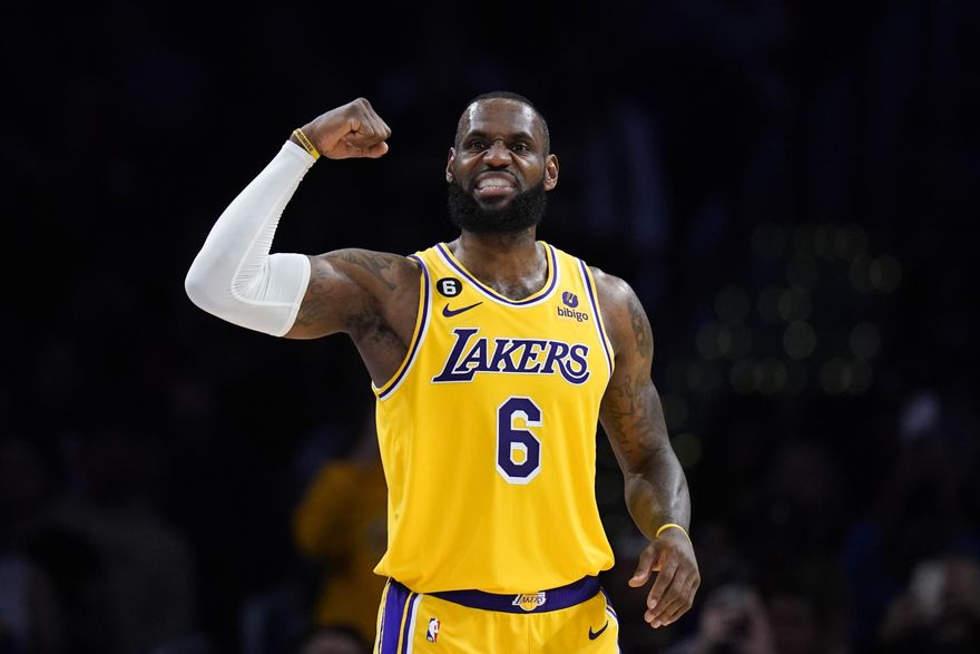 影/詹皇奮身拿48分率隊奪勝！湖人火箭爛隊交鋒　巴克利嗆：像2個醜女在打架