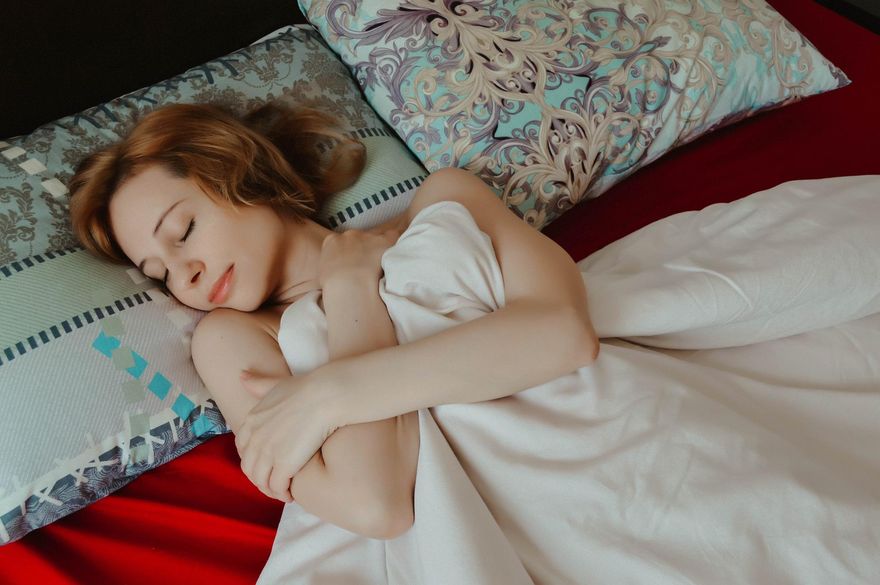 春夢太真實！冷感人妻驚醒...「真的進來了」錯愕：為何挑我睡覺
