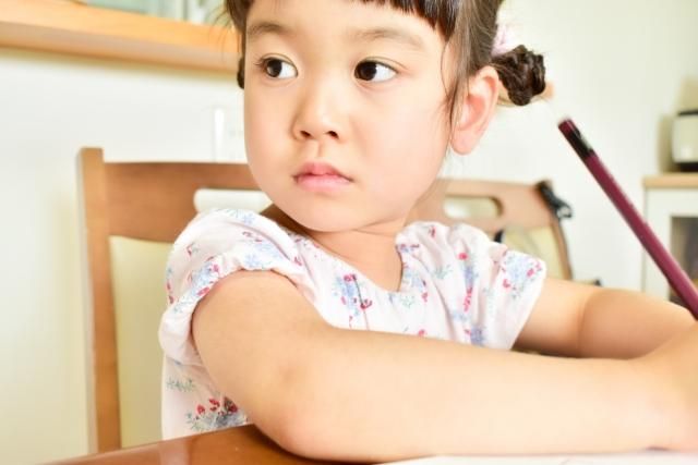 小二女童常發呆...醫見「1詭異情況」驚覺患這病　母淚崩自責：我罵了她3年