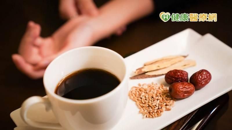 過年連假熬夜作息亂...小心失智、猝死找上門！中醫授2大妙招保命