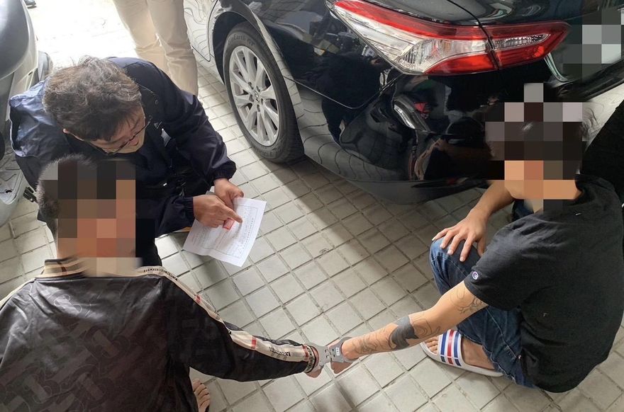 影/高雄男臉書賣手機約面交　買家持摺疊刀硬搶2支iPhone