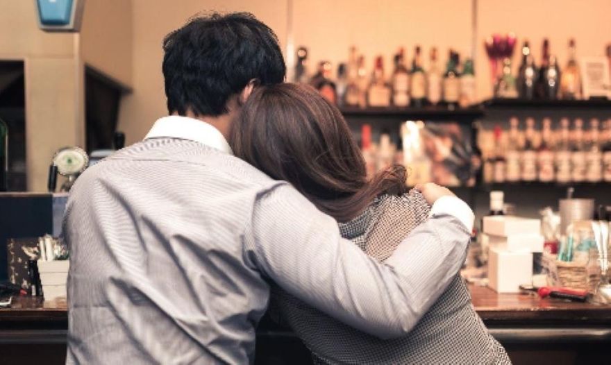 已婚男演員「假戲真做」外遇同劇人妻！鹹濕對話曝光　傳曾與小豬同台