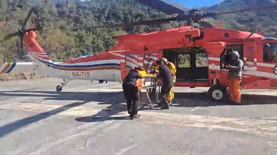 影/除夕挑戰登南二段山中圍爐！1人尋水源摔傷…直升機吊掛救援