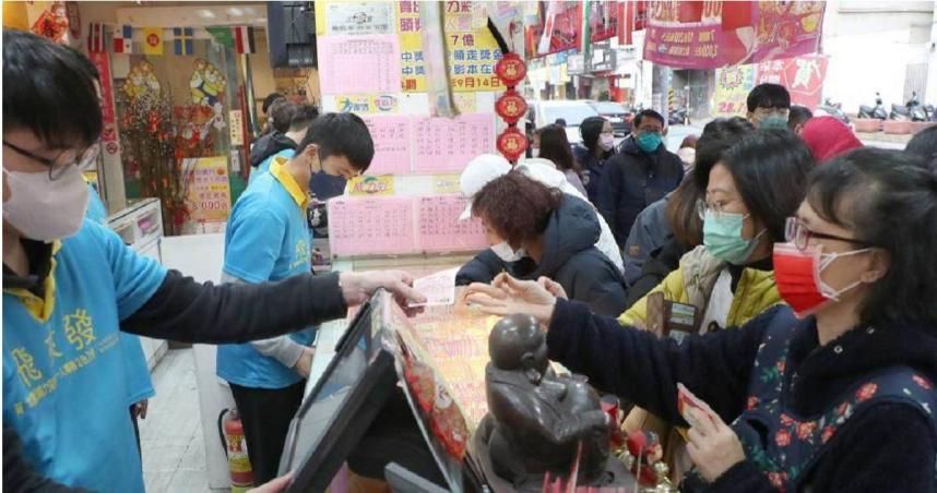 「室內免戴口罩」何時宣布？　專家建議「這些地方」優先解封！